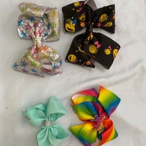 Jojo Siwa bows